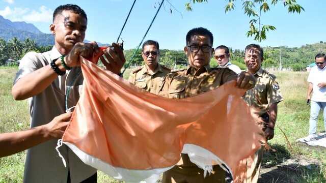 Bendera Kusam Berkibar di Pelabuhan, Akmal Malik: Jangankan Ngurus Perikanan, Ngurus Bendera Saja Tidak Bisa